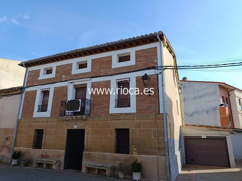 Casa de Pueblo con terreno y merendero